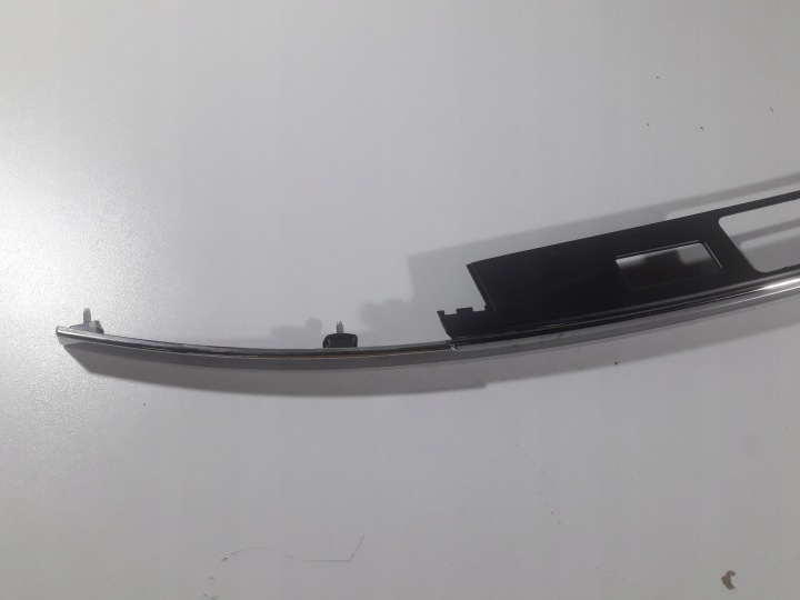 фото №9, Jaguar xe x760 15r- молдинг крышки багажника gx63-40406-a
