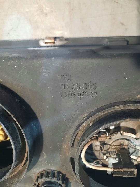 фото №9, Лампа фара лівий перед renault magnum 440 dxi