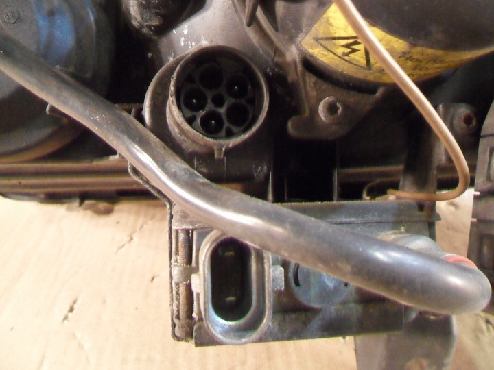 фото №15, Opel omega b ксенон лампа передняя правая 90565802