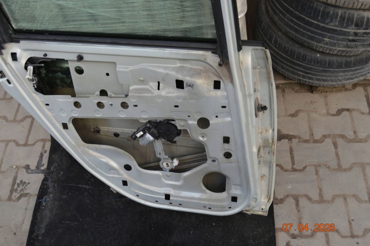 фото №12, Дверь задние сторона левая renault scenic ii grand dci лак mv632