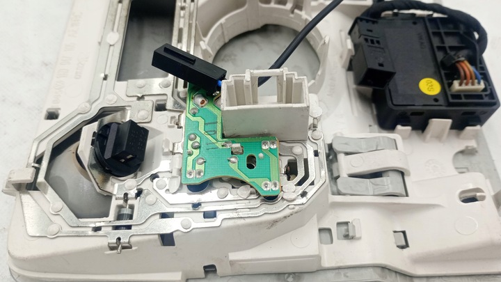 фото №11, Лампа потолок vw passat golf 1k0947105ae 3c0035624c