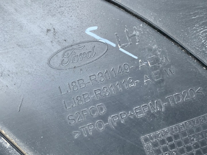 фото №16, Ford mustang mach-e 2021r захист обшивка стійка c лівий зад оригінал