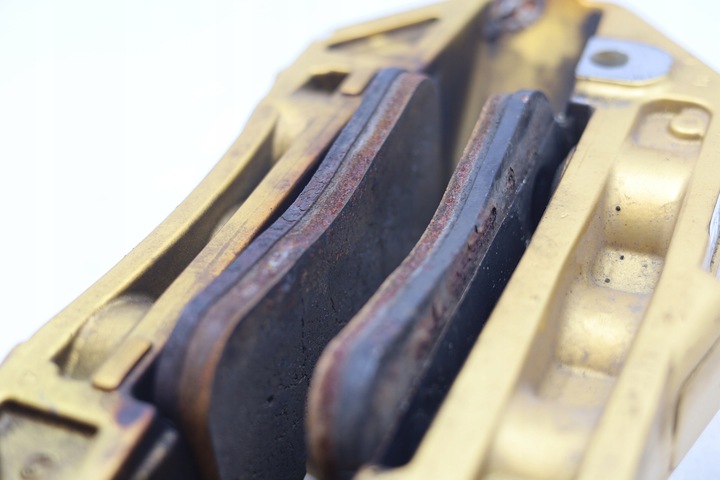 фото №9, Затискачі гальмівні колодки керамічні ceramika bmw m5 m8 f90 f91 f92 8745583 8745584