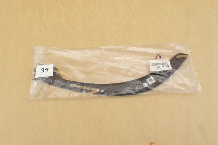 фото №10, Toyota corolla cross молдинг двери левые зад задняя 75076-16010 ul oem номер