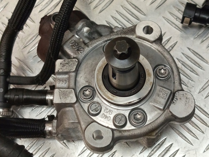 фото №9, Bmw e90 f10 f36 система топливный форсунки планка насос 7810702 7809128 7810696