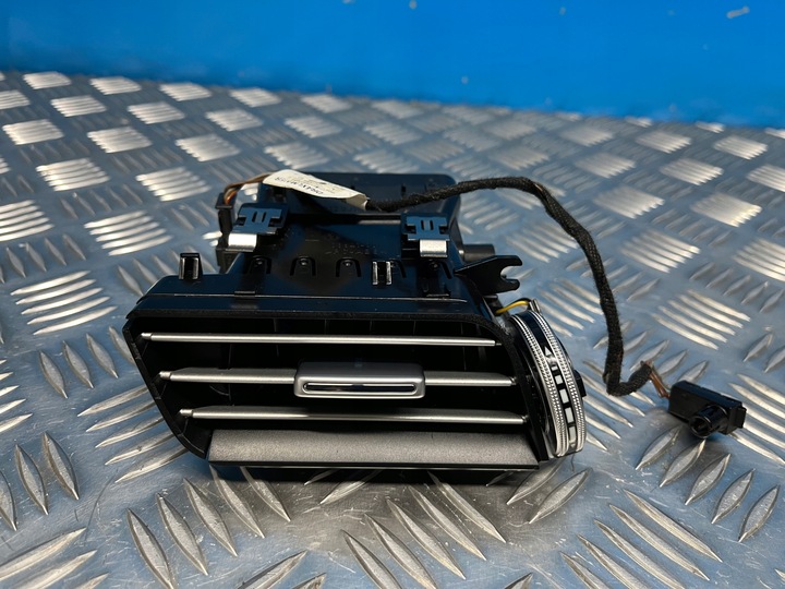 фото №1, Mercedes w212 рестайлинг решётка воздуховод левая