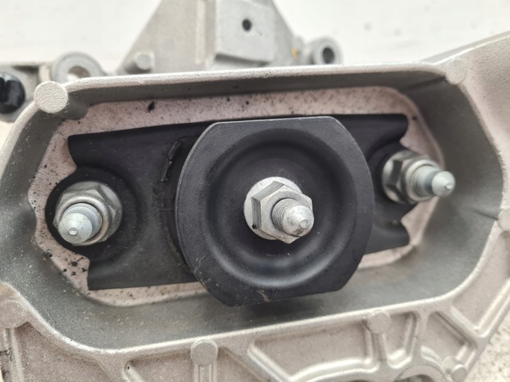 фото №11, Dacia sandero iii 1.0 кронштейн подушка коробки коробка передач 112533062r