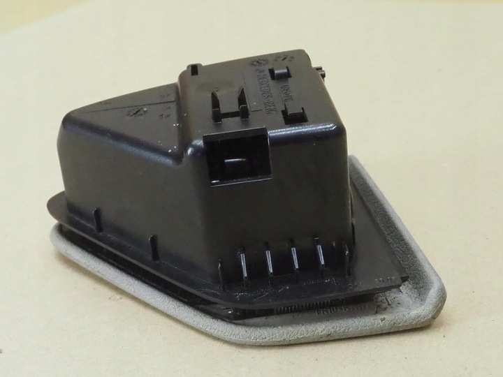 фото №9, Mercedes w211 пепельница зад задняя правый зад 2118100233