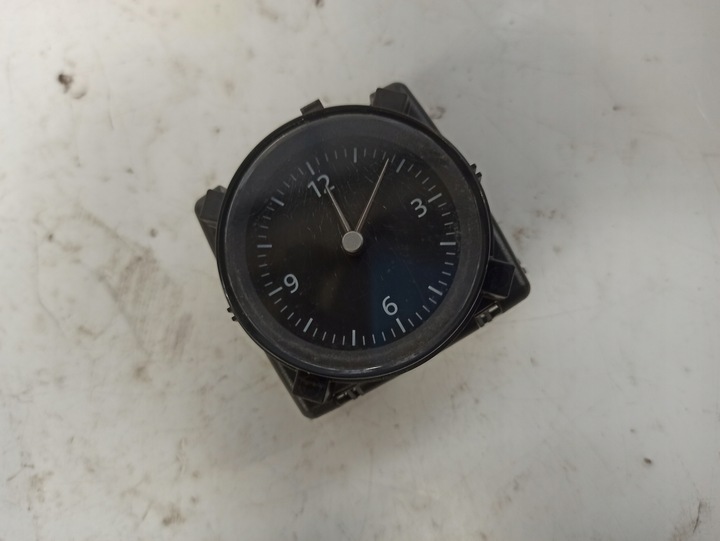 фото №1, Volkswagen passat b8 годинник консолі 3g0919204c