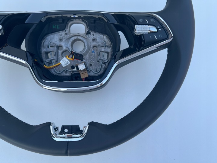 фото №8, Skoda octavia 4 iv 2020-2024 кермо пелюстки нова 5e3419093af vkh