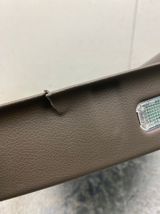 фото №8, Audi q3 8u боковина оббивка лівий зад захист колонки відсік для зберігання європа