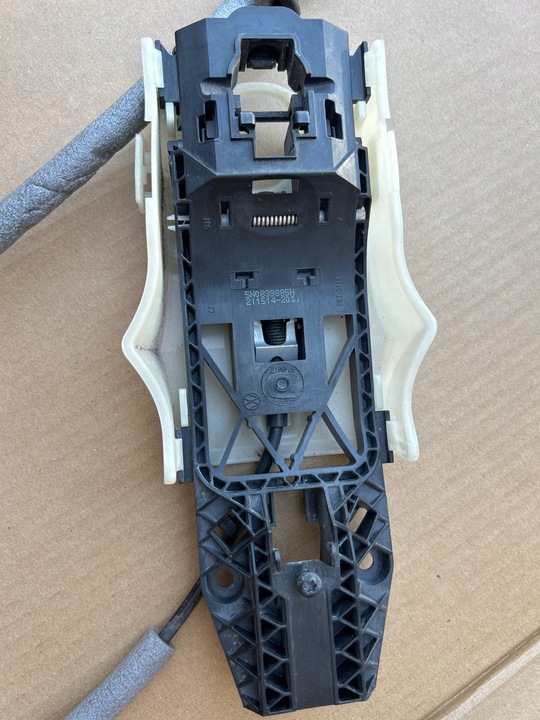 фото №5, 5n0839885h 16j-5e1837016a направляюча ручка з замком двері