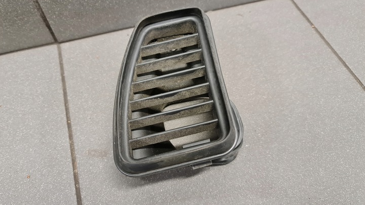 фото №1, Решітка повітропровід ліва audi a8 d2 4d0857481