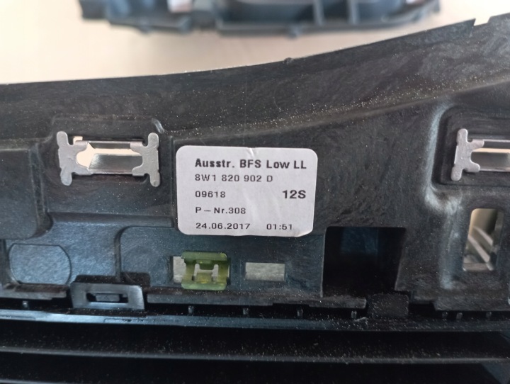 фото №10, Audi a4 b9 ґрати повітропровід консолі решітка
