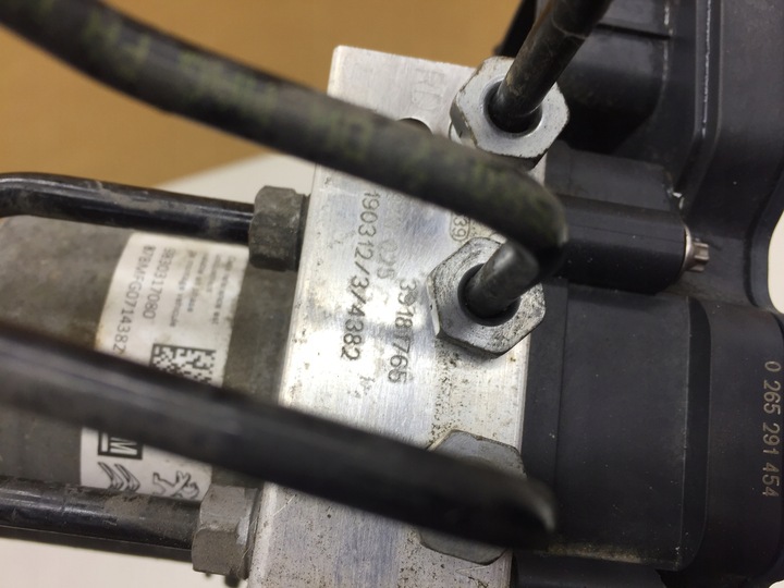 фото №7, Citroen c3 iii насос блок управления abs трубки штекер