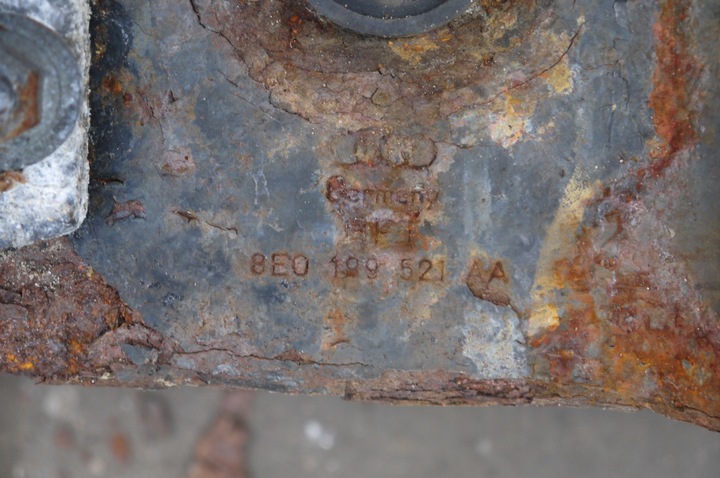 фото №13, Audi a4 b6 2.5tdi pas переднее усилитель лобовое