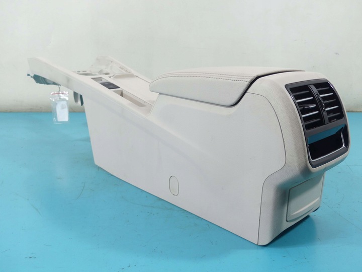 фото №7, Підлокітник тунель vw passat b8 європа