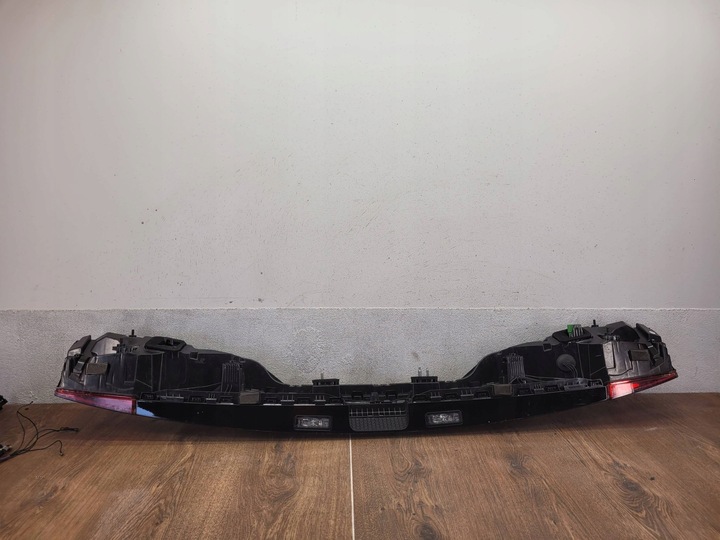 фото №12, Audi q8 2018 4m8945095t з задній лампи задні