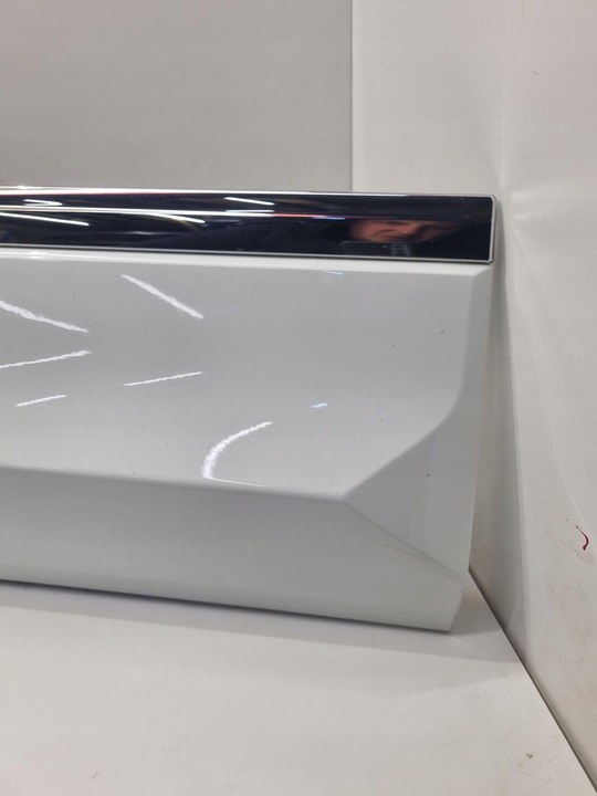 фото №12, Volkswagen tiguan allspace 2024 зад сторона права планка двері задніх