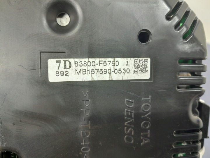 фото №6, Toyota yaris iii рестайлінг 17- 1.0 b панель приладів 83800-f5760
