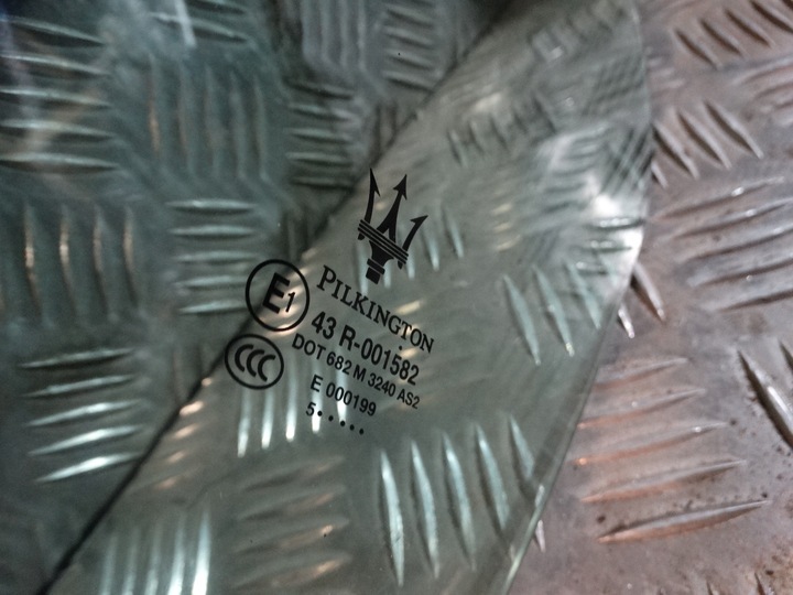 фото №2, Скло кузовна ліва maserati granturismo 1