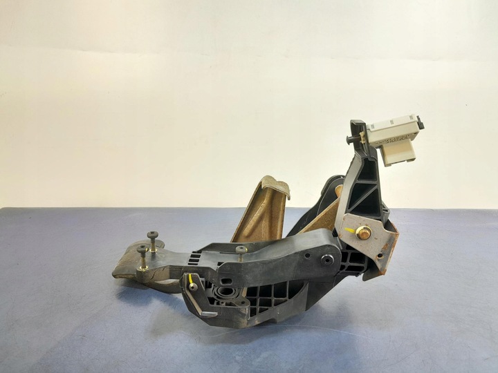 фото №2, Chrysler pacifica i 4,0 педаль основание тормоза