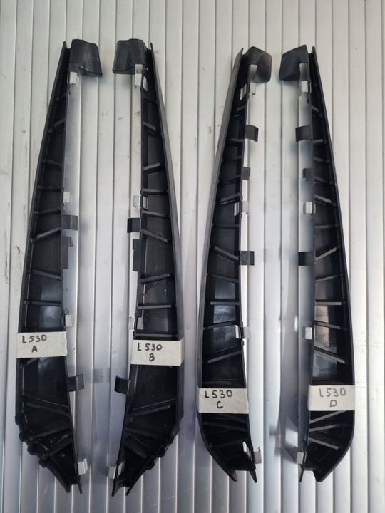 фото №1, Audi q8 rsq8 держатель крепление 4m8839151 4m8839152