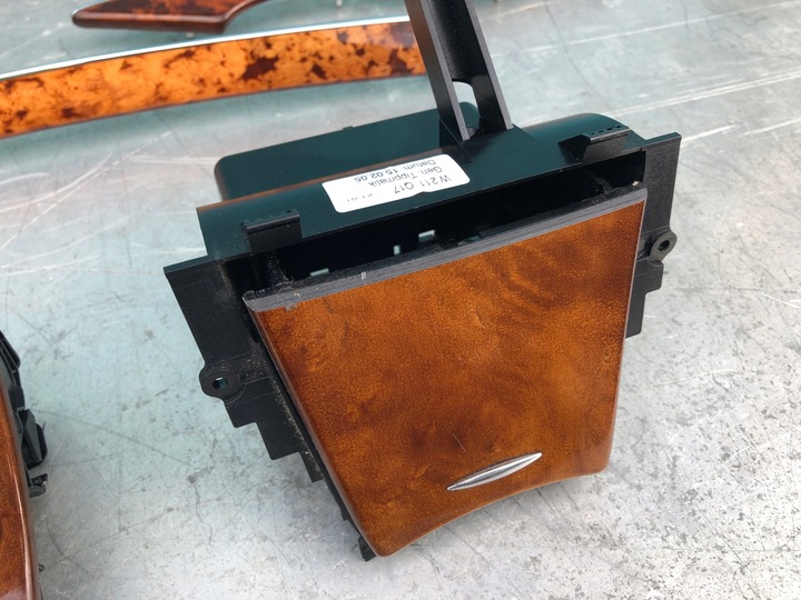 фото №10, Mercedes w211 декоры дерево планка бардачок европа