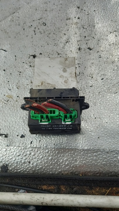 фото №1, Rerzystor вентилятор citroen c5 универсал 01r