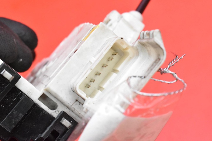 фото №7, Замок двері праві перед переднє eu 9681334980 citroen jumpy 2 ii 07-16