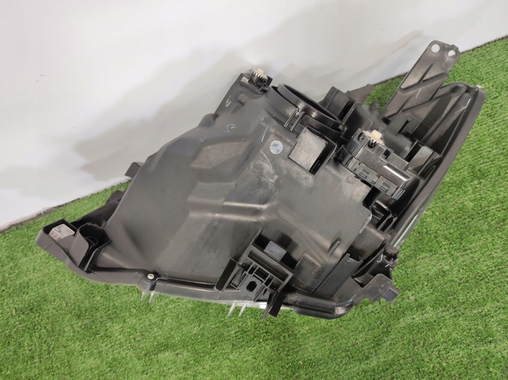 фото №9, Лампа перед права mazda 2 dj db5j-51030 європа