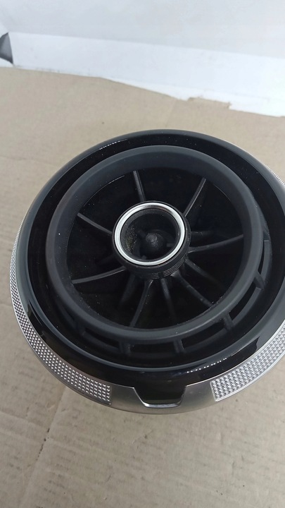 фото №10, Решётка воздуховод audi a3 8v 8v0820901a