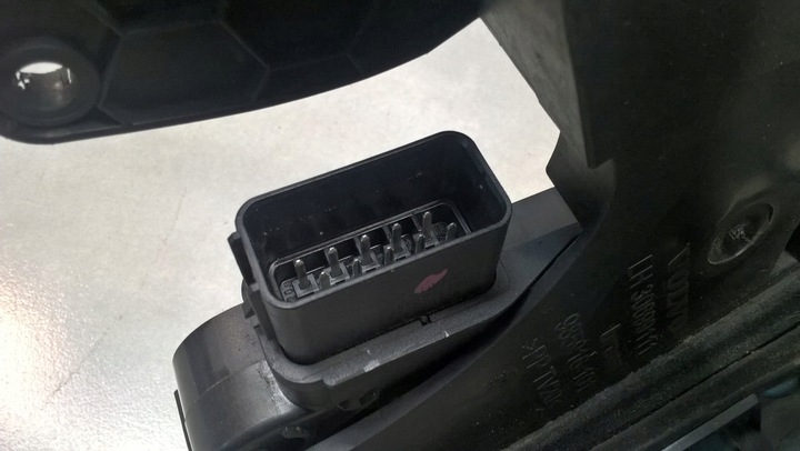 фото №6, Замок дверь левый зад volvo v50 2.0 136km 30699111