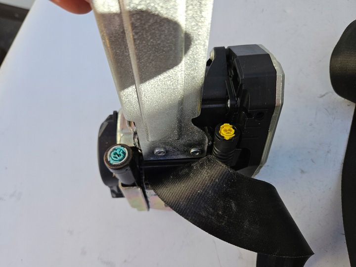 фото №5, Pas безопасности левый перед переднее audi a4 b9 9w чёрный доводчик wystrz