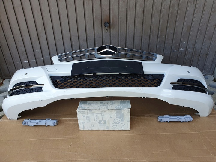 фото №7, Mercedes 204 рестайлінг бампер решітка avantgarde