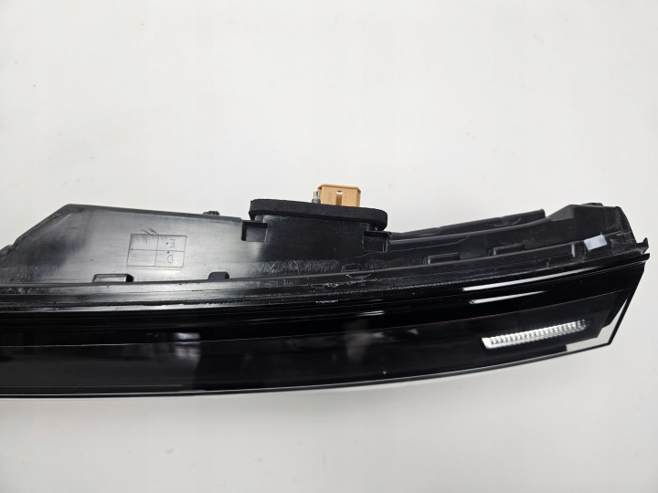 фото №10, Volkswagen id buzz id. buzz 2024 - накладка led кришки зад фара 1t3945307e