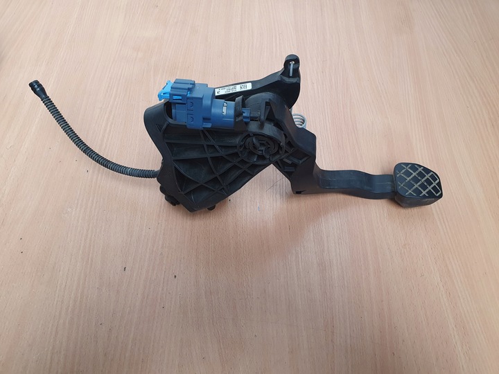 фото №7, Педаль тормоза сцепления газа vw polo v 6r0 14r