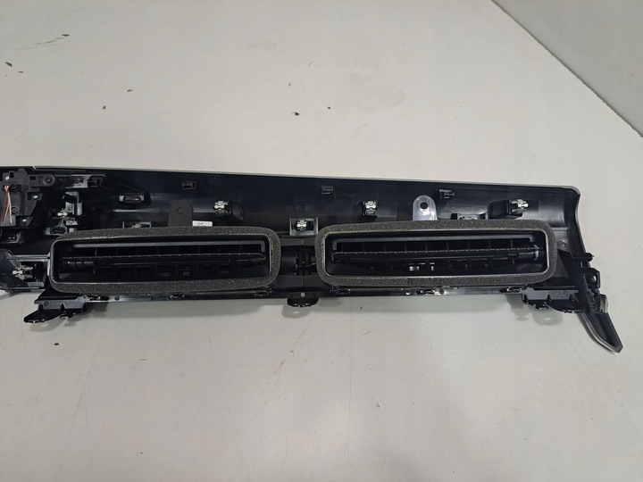 фото №9, Bmw 2 active tourer u06 2021 панелі розподільчі, консоль