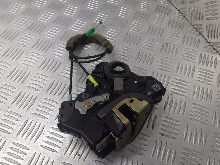 фото №2, Замок дверь правые перед toyota corolla e12 2pin