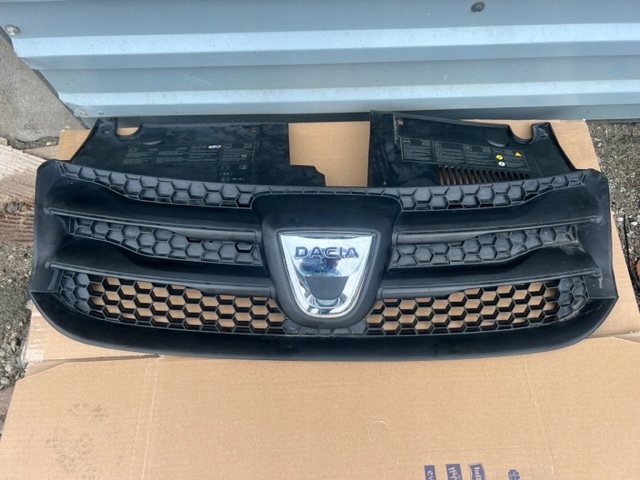 фото №1, Dacia sandero logan ii 12-16 решётка радиатора решётка