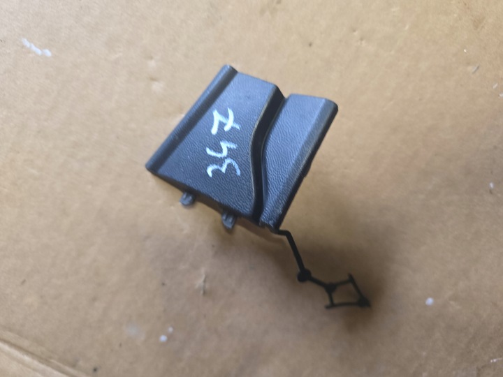 фото №1, Vw t-cross 2019-2023 заглушка фаркоп бампера перед 2gm807241