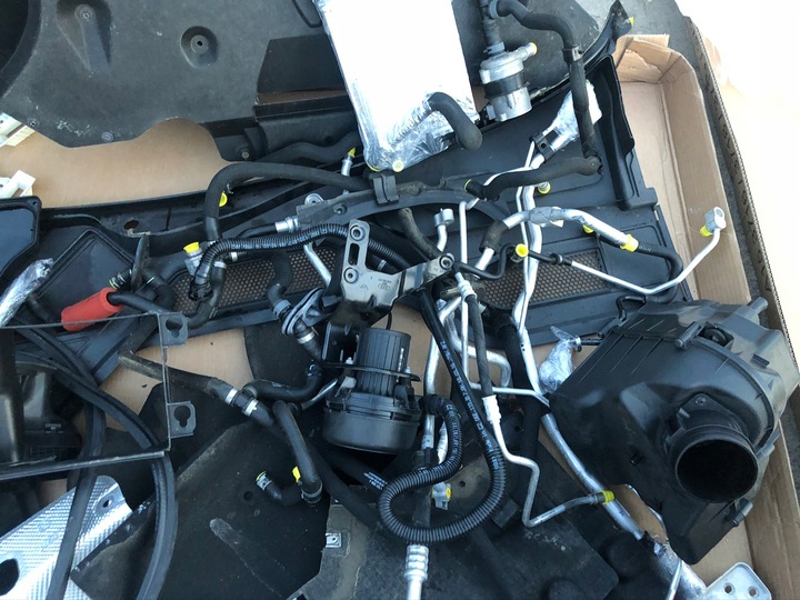 фото №12, Audi a8 d4 рестайлинг 4,0 tfsi перед комплектный ly9t lx7r i другие acc 360° 6 pdc