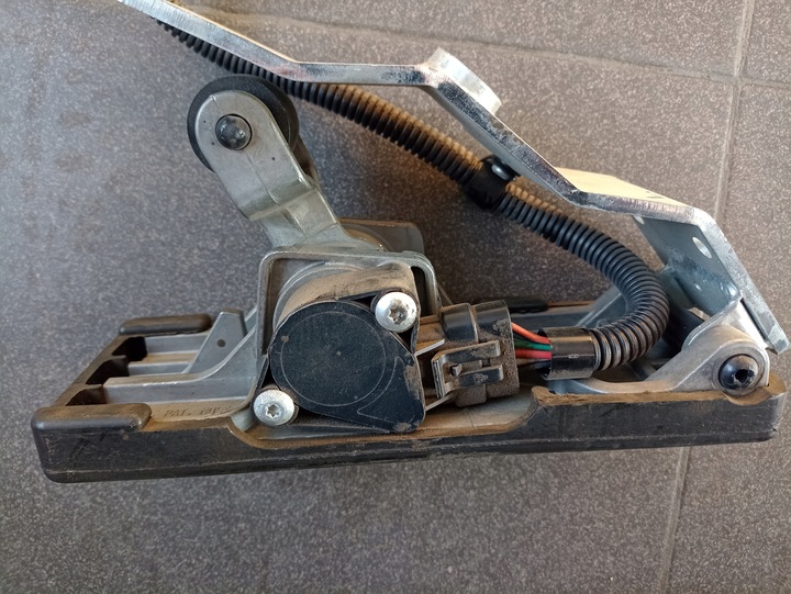 фото №5, Педаль газу hyundai hd45/hd65/hd72/hd78 32710-5h200