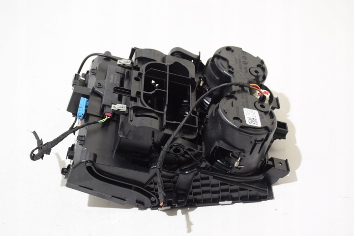 фото №13, Bmw g20 g21 g22 g26 зарядний пристрій індукційна телефону wca nfc бардачок retrofit