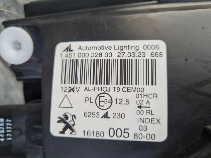 фото №14, Peugeot 308 ii t9 рестайлинг лампы перед полный led технология 16180003 16180005