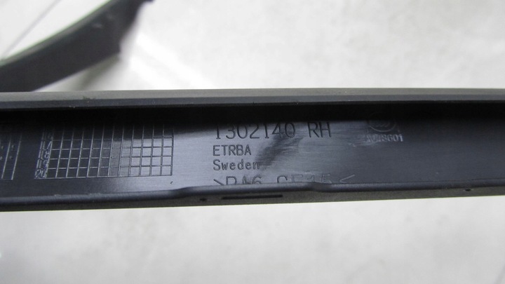 фото №3, Volvo v60 s60 ii рамка двері праві перед 1302140