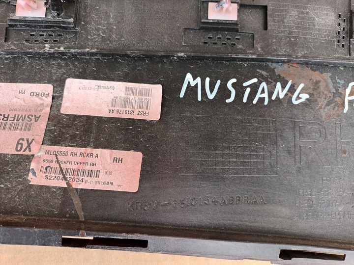 фото №12, Планка пороговая правая ford mustang vi порог правый