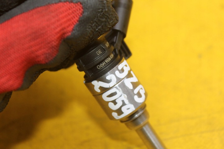 фото №9, Инжектор seat leon ii vw audi skoda 1.8 tfsi bzb 06h906036f 0261500057