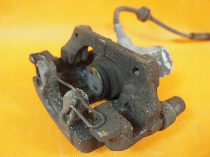 фото №6, Volvo v40 ii d3 суппорт тормозной зад задний правые