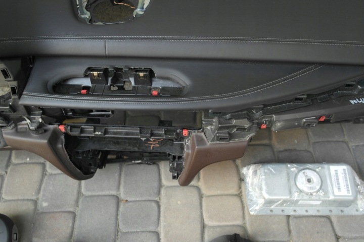фото №5, Bmw f15 x5 f16 x6 подушка ремни торпедо консоль капот pulpit полка pas кожа